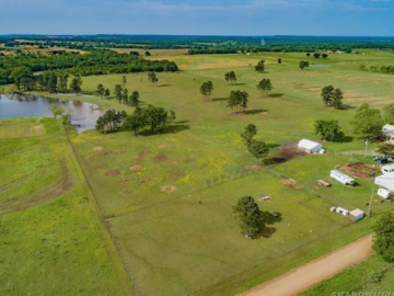 LICENSED FARM WITH HUGE POTENTIAL!!