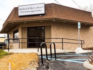 306 W Columbia Ave., Battle Creek, MI 49015