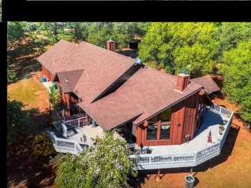 3 Homes on 90 acres with flowing Creek with Iron Gate for privacy!!