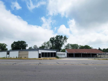 Pontiac – Freestanding Light Industrial/Automotive Warehouse