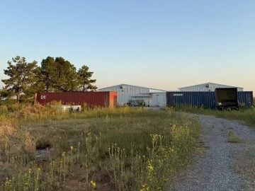 Industrial Complex outside of OKC on nearly 9 Acres