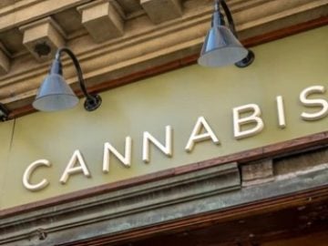 TURNKEY THREE-LOCATION RETAIL CANNABIS + 1 INDOOR CULTIVATION SITE PORTFOLIO – ALBUQUERQUE, NEW MEXICO Three Established Brick-and-Mortar Dispensaries | Proven Operations | Loyal Customer Base | Strategic Metro Coverage